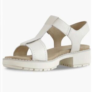 Munro Mel Sandal. Worn one time, US size 8